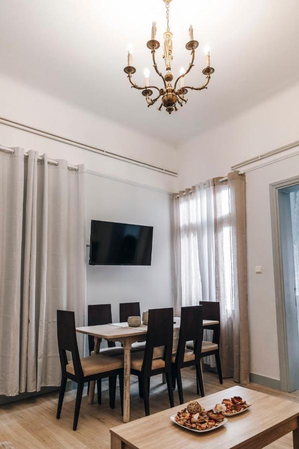 Monastiraki-Psiri, Old Town, 3-Bdr Apt, Sleep 6-10P, Spacious Court Yard أثينا المظهر الخارجي الصورة