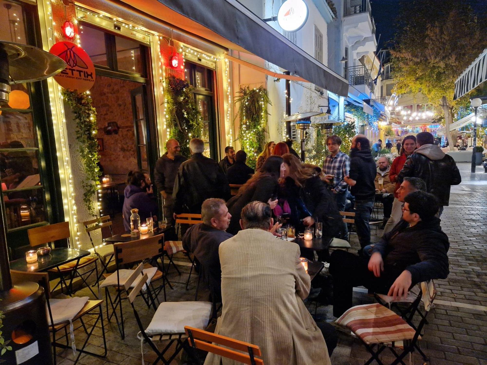 Monastiraki-Psiri, Old Town, 3-Bdr Apt, Sleep 6-10P, Spacious Court Yard أثينا المظهر الخارجي الصورة