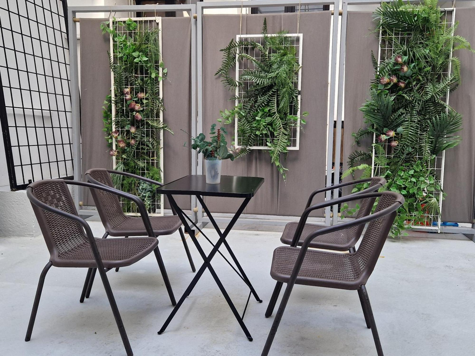 Monastiraki-Psiri, Old Town, 3-Bdr Apt, Sleep 6-10P, Spacious Court Yard أثينا المظهر الخارجي الصورة